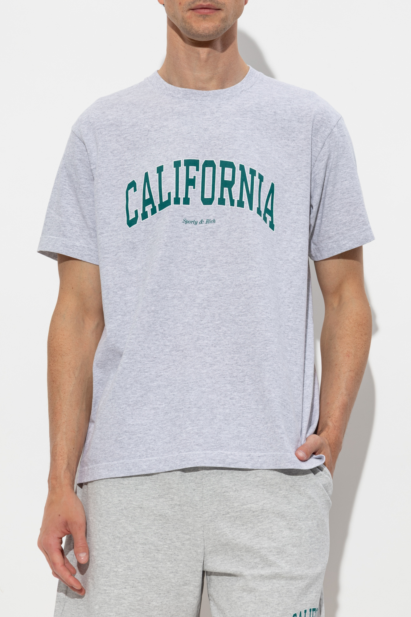 Sporty&Rich｜ (Connecticut Crest T-Shirt - Heather Gray/ Varsity Crest T-Shirt - Heather Gray/Forest – Sporty & Rich